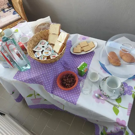 לינה וארוחת בוקר Con Prima Colazione Servita