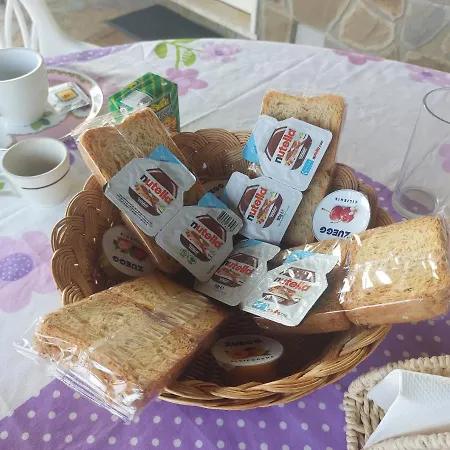 Con Prima Colazione Servita לינה וארוחת בוקר קסטלבאטה